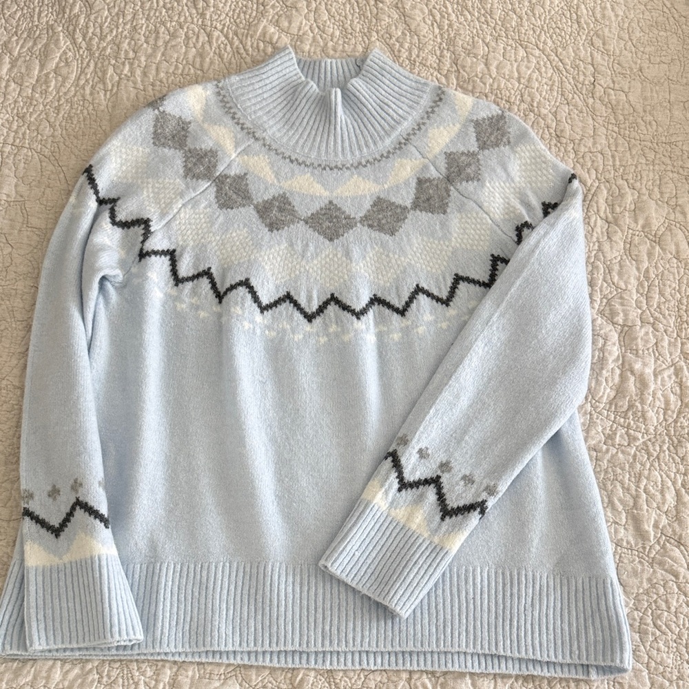 Vince Camuto Light Blue and Gray Fait Isle Sweater